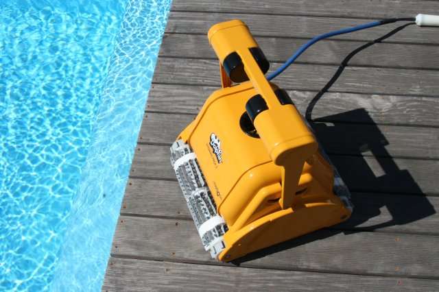 海豚Prox2泳池自动吸污机-海豚自动清洗机-海豚全自动清洁机器人