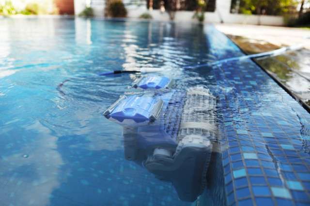 最高M4职业 (M400)泳池自动吸污机-海豚自动清洗机-海豚全自动清洁机器人